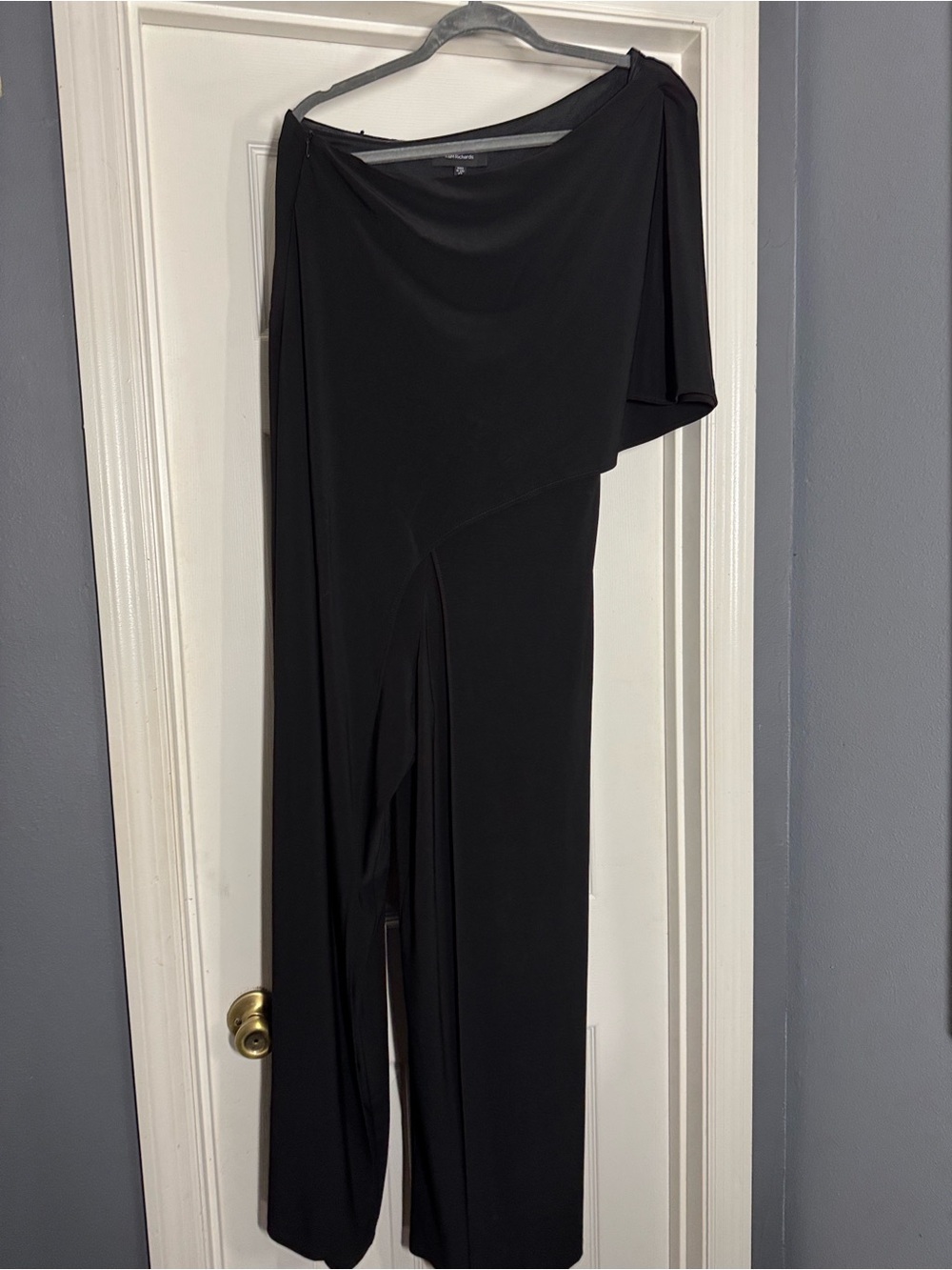 One-Shoulder black Jumpsuit - Picture 3 of 6